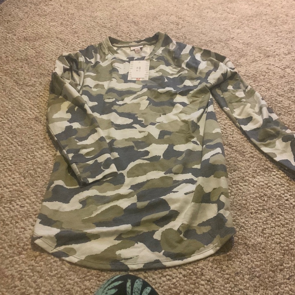 Lularoe Erin camo top